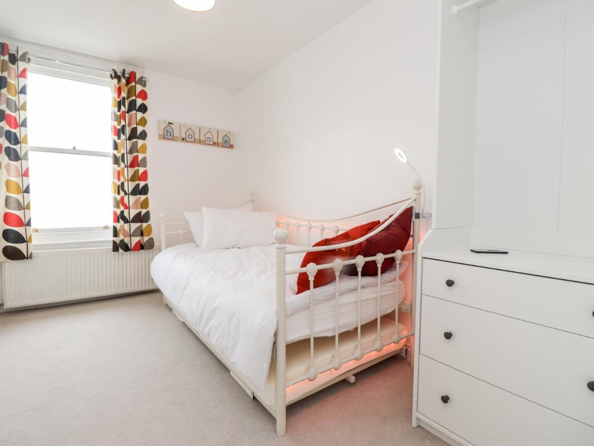 Fairlight View Apartment Фолкстон Екстериор снимка
